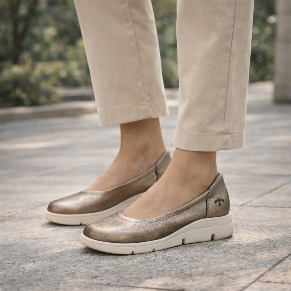 Dromedaris Women's Slip On Leather Shoes Vanessa Gold Metallic Size 41/US 9.5